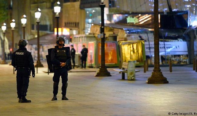  داعش مسئولیت حمله در پاریس را به دوش گرفت
